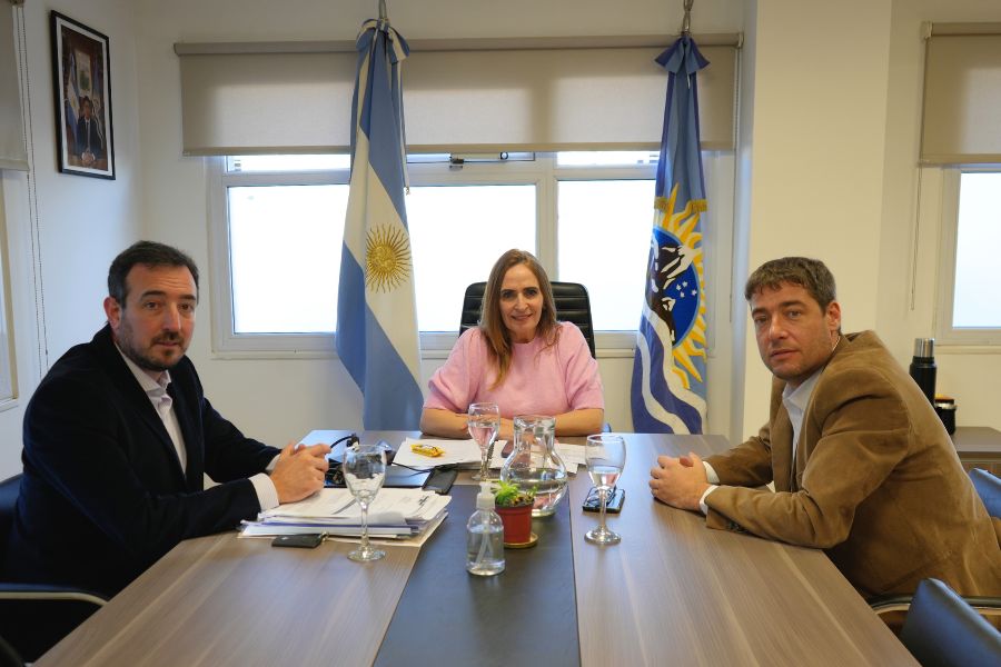 Ricci se reunió con autoridades de Puerto Deseado para avanzar en una agenda de desarrollo
