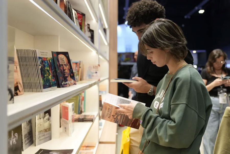 Santa Cruz superó las expectativas en ventas en la Feria Internacional del Libro 2026