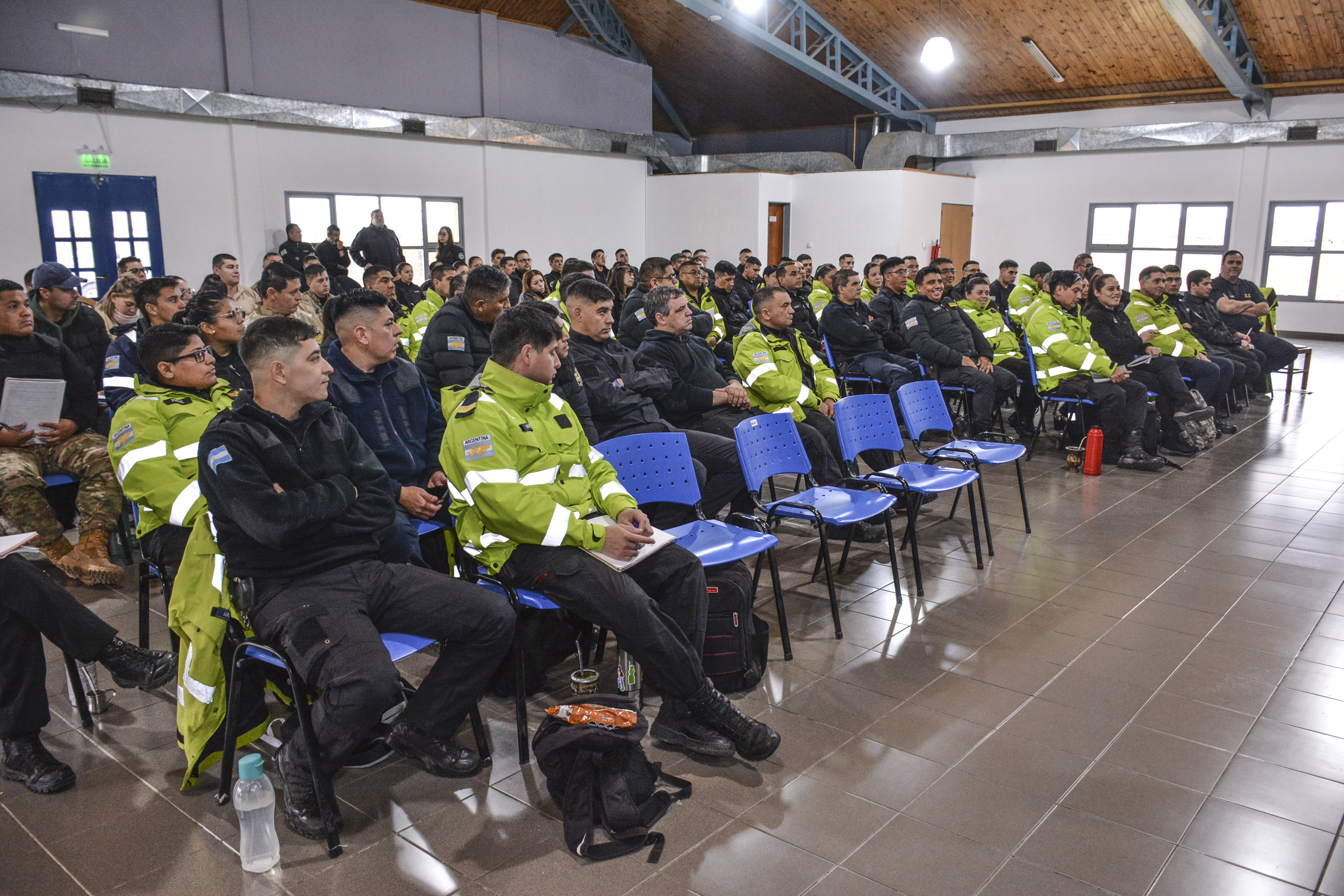 Empezó en Río Gallegos la capacitación a personal policial para fortalecer los controles de transporte en la provincia