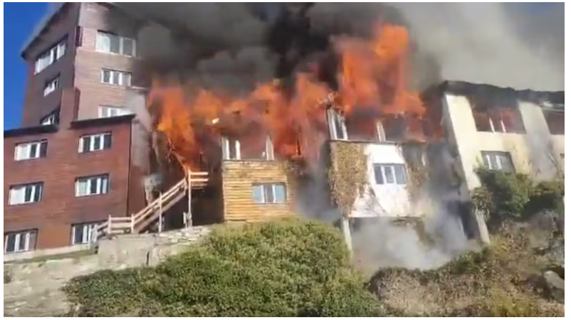 La Asociación Hotelera de Bariloche sacó un comunicado tras el feroz incendio en el Hotel Huemul