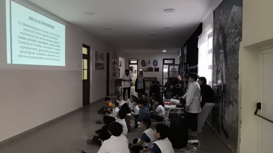 Estudiantes rurales participaron del Taller de Concientización sobre Ciberbullyng y Convivencia Digital