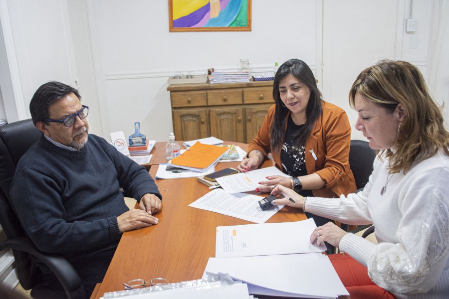 Desarrollo Social firmó convenios PAINA con Los Antiguos y Koluel Kayke para ampliar la protección integral de las infancias